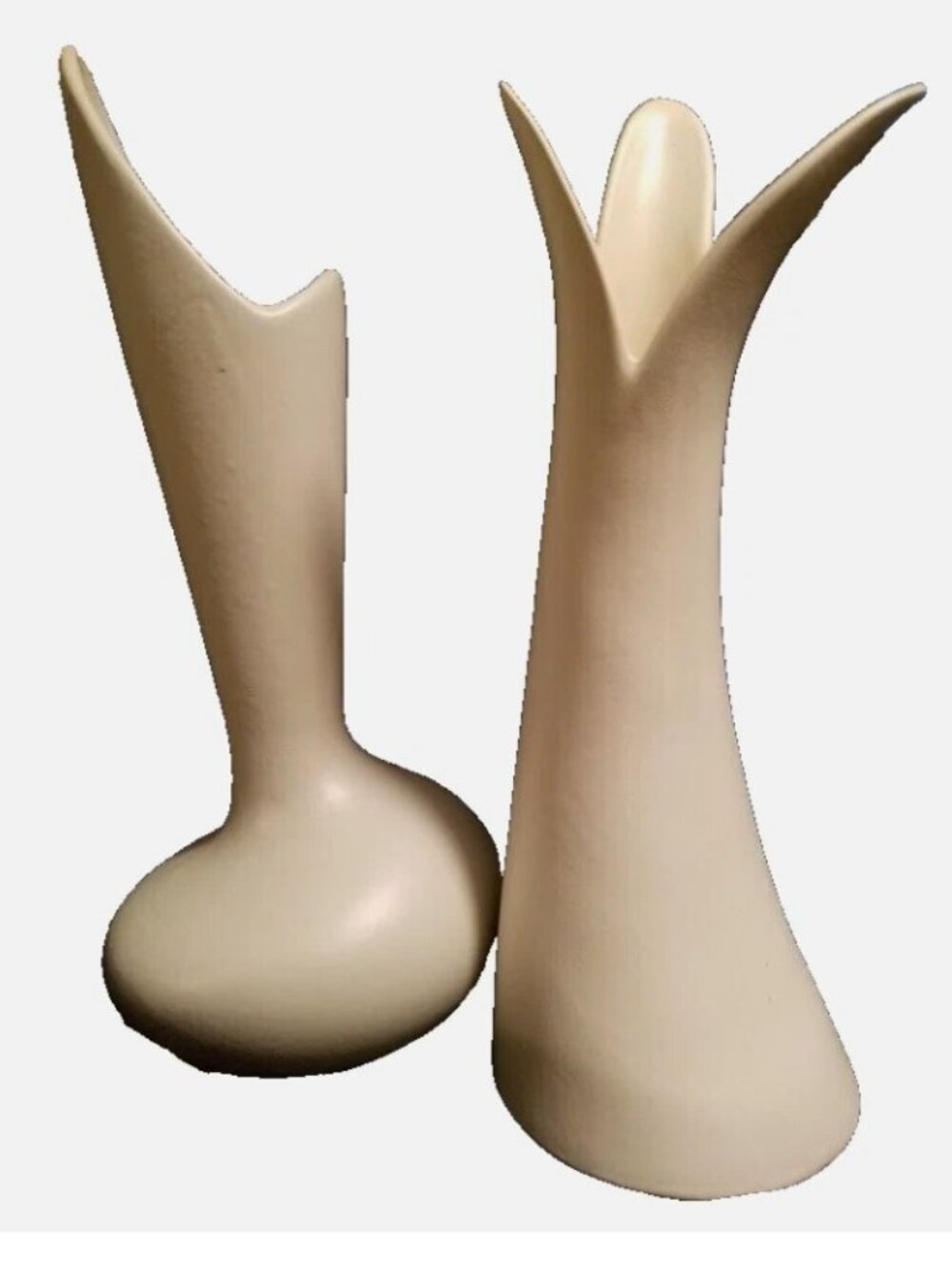 2 Decorative white vases, with unique fluted top
